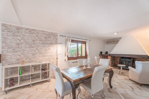 Dining - Finca "Es Rafal" with Pool & Wi-Fi (Santa Margalida)