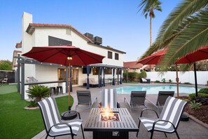 Outdoor dining - Centrally located Hiker and Golfer's Paradise (Phoenix)