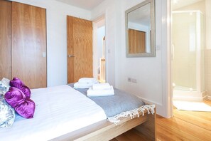 4 chambres, fer et planche à repasser, Wi-Fi gratuit, draps fournis