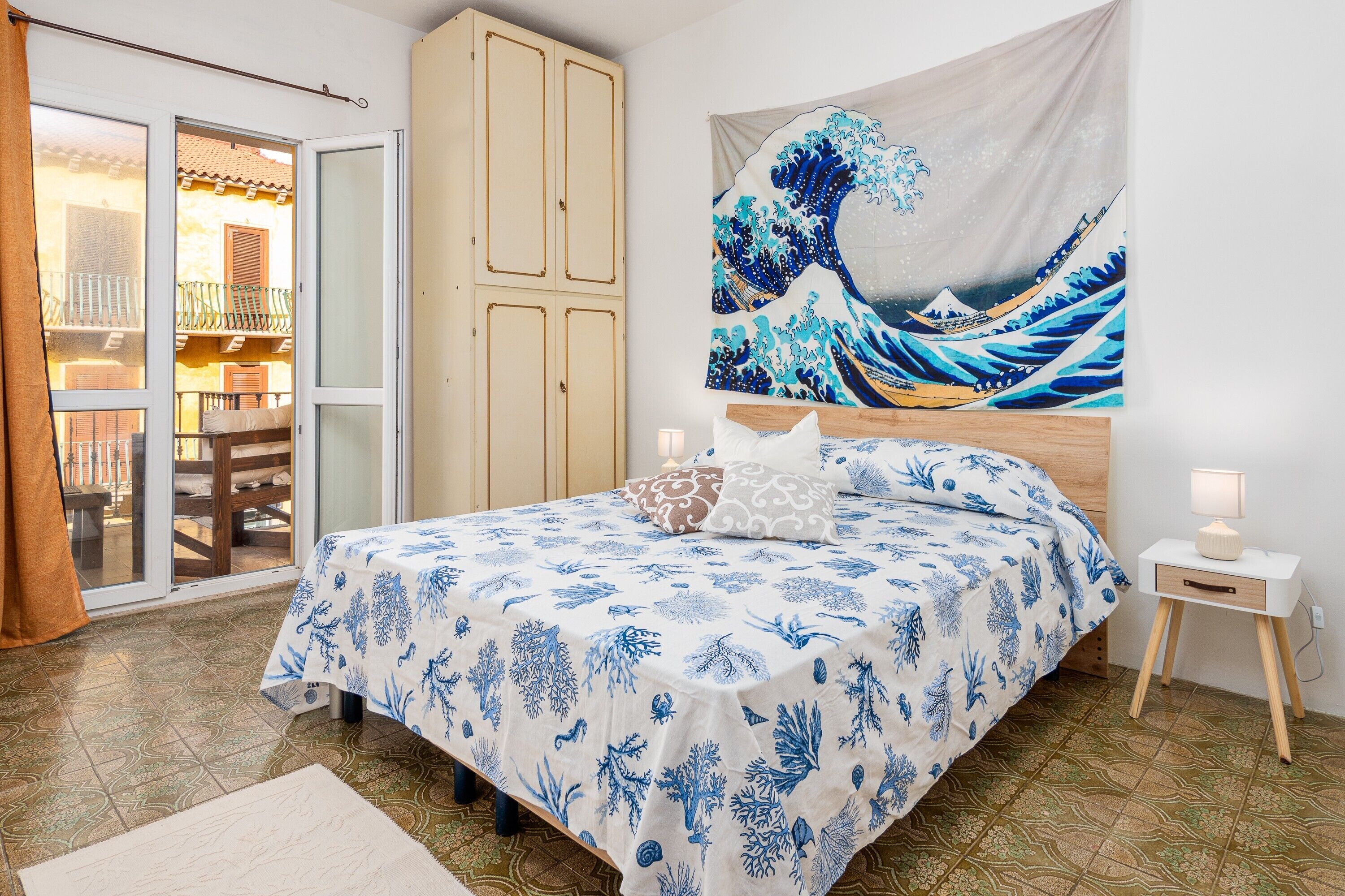 3 bedrooms, iron/ironing board, free WiFi, bed sheets