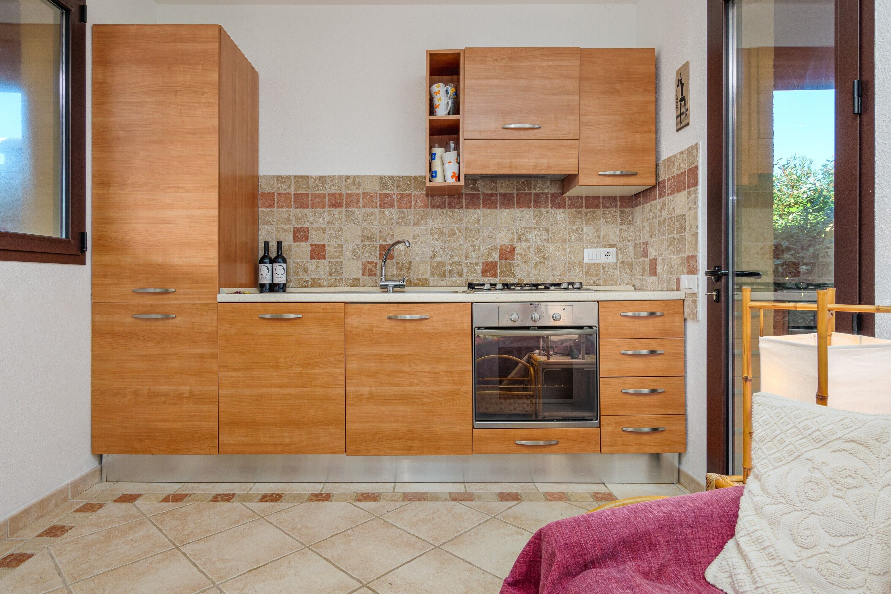 Frigorifero, forno, piano cottura, lavastoviglie