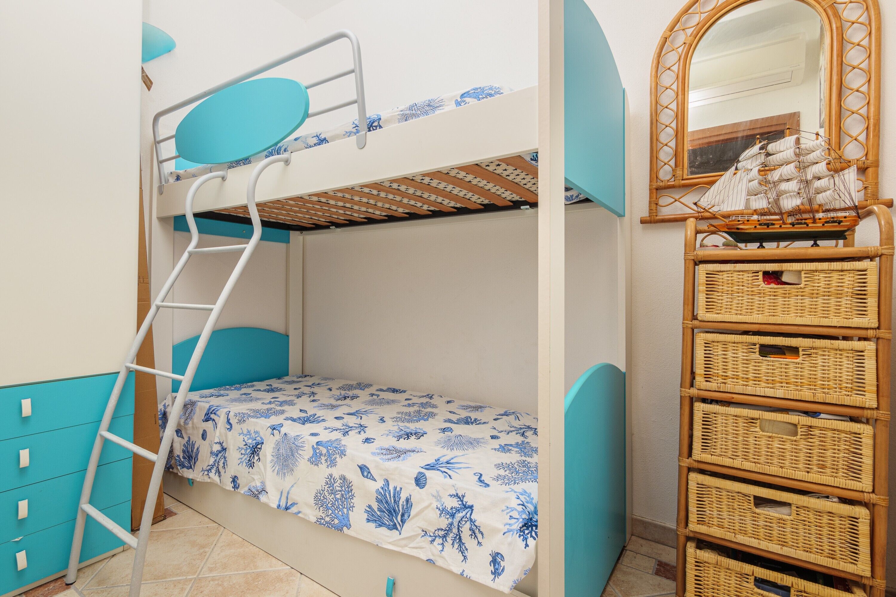 2 slaapkamers, een strijkplank/strijkijzer, gratis wifi, beddengoed