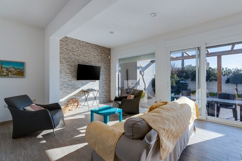 Villa "Domus Bianca" mit Meerblick, Garten und WLAN