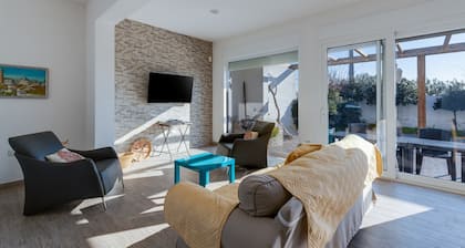 Villa "Domus Bianca" mit Meerblick, Garten und WLAN