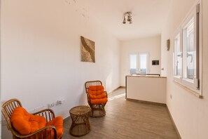 Interior - Villa "Domus Bianca" with Sea View, Garden & Wi-Fi (San Giovanni di Sinis)