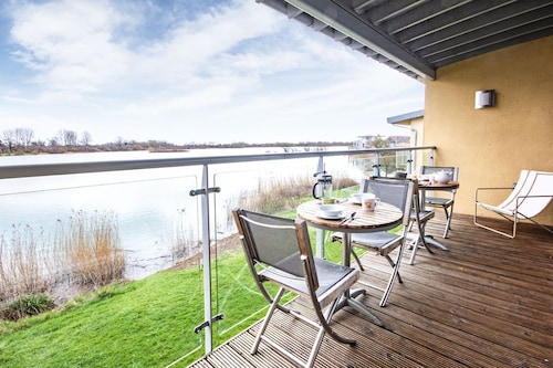 Clearwater 31, The Lakehouse