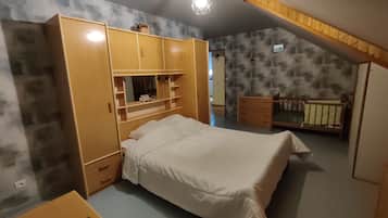 2 chambres, bureau, lit parapluie, Wi-Fi gratuit
