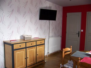 Interior - Fully-equipped Meublé de Tourisme for rent, sleeps 6 (Discounts + nights) (nanchez)