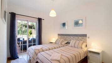 3 bedrooms, iron/ironing board, free WiFi, bed sheets