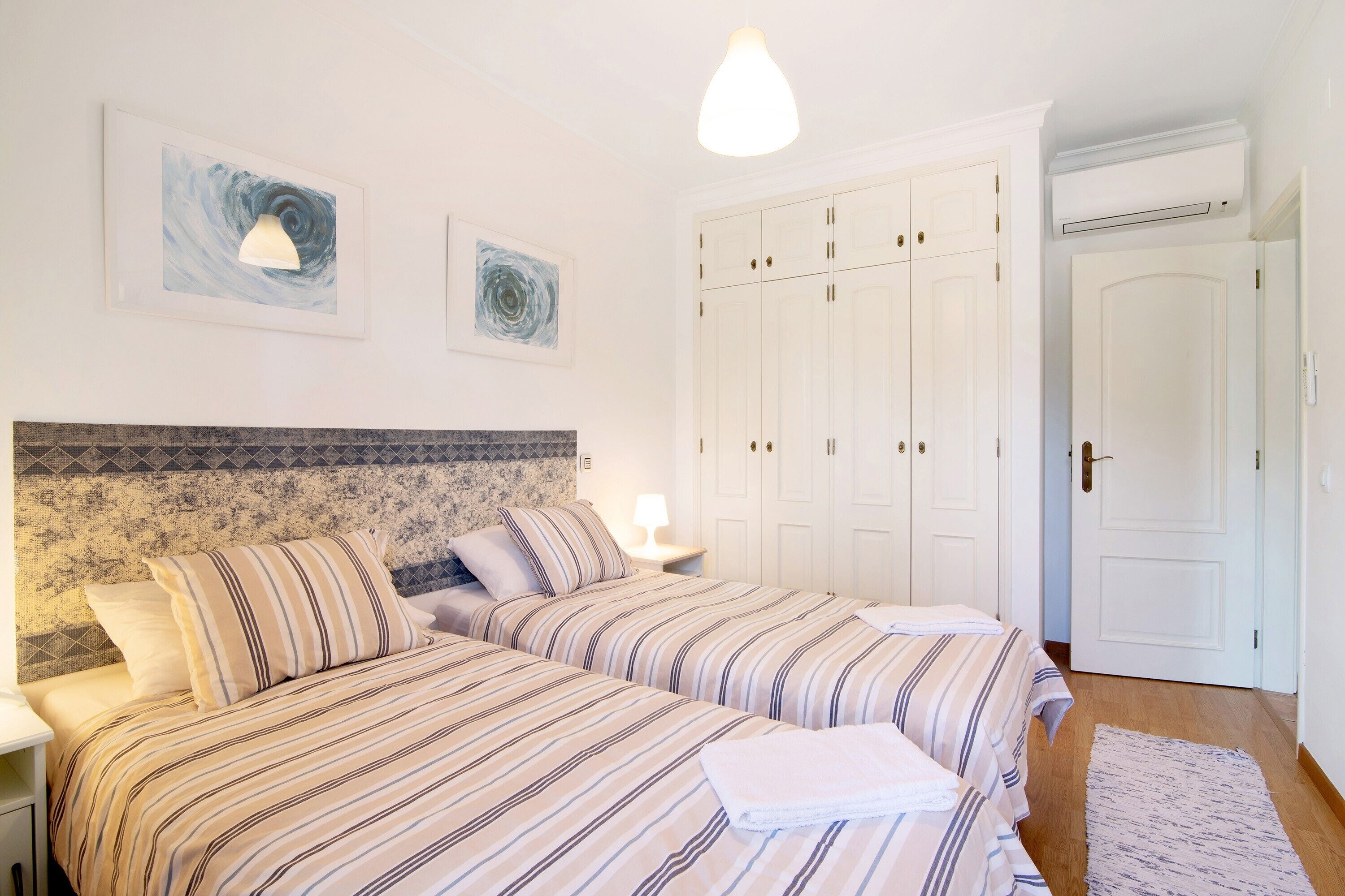 3 habitaciones, tabla de planchar con plancha y wifi gratis 