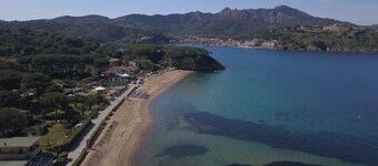 Comfortable apartment in quiet area a few meters from the sea