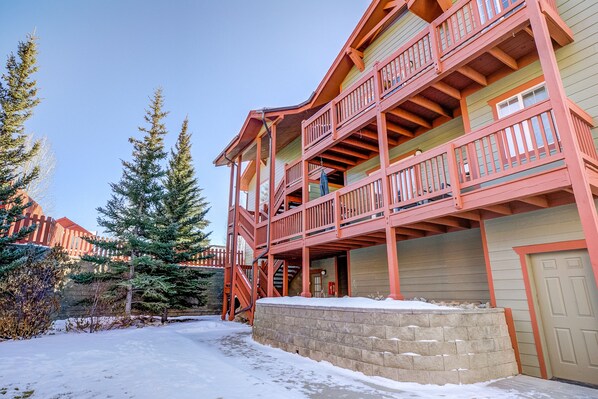 المنشأة من الخارج