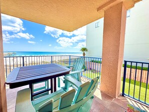 Outdoor dining - Private Fishing Pier! (Orange Beach)