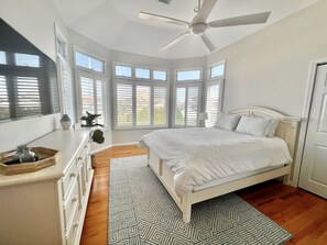 5 chambres, bureau, fer et planche à repasser, accès au Wi-Fi (inclus)