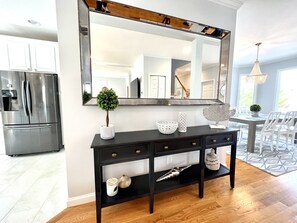 Combined shower/bathtub, jetted bath, toilet paper - Gorgeous 5 bed, 4.5 bath just houses to the beach, sleeps 12! Amazing location! (Lavallette)