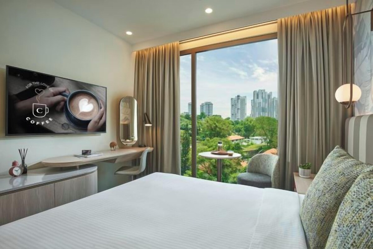 In-room safe, desk, laptop workspace, soundproofing