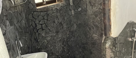 Bruser, Sæbe, Toiletpapir