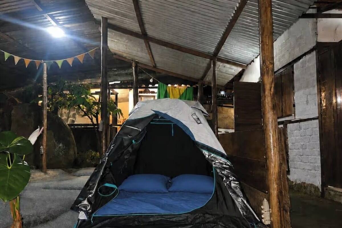 Barraca econômica | Wi-Fi de cortesia, roupa de cama