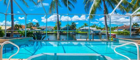 Et oppvarmet basseng