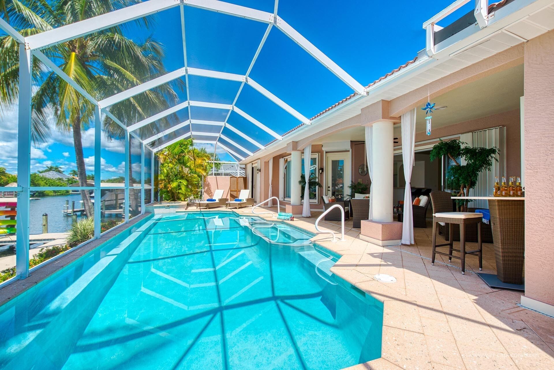 Et oppvarmet basseng