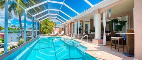 Et oppvarmet basseng