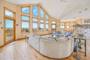 Smart-TV, DVD-Player, Bücher