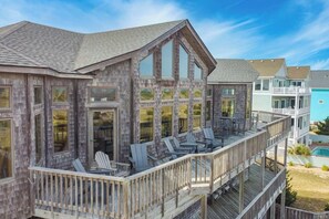 Terrace/patio - Oceanfront Home in Salvo with Private Pool, Hot Tub, and Theater Room (Salvo)
