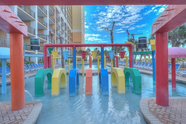Outdoor pool - Lieutenant Dan's Crow's Nest - 1 BR Oceanfront w/Pool (Myrtle Beach)