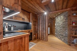 Kühlschrank, Ofen, Herdplatte, Geschirrspüler