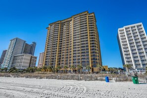 Exterior - Oceanfront Building w Easy Beach Access - Oceanview Room - Prime Spot Downtown (Myrtle Beach)