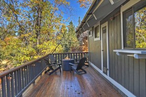 Terrace/patio - Closer to the Stars Fire Pit Dog-Friendly (Big Bear Lake)