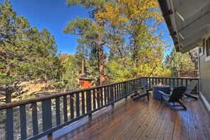 Property grounds - Closer to the Stars Fire Pit Dog-Friendly (Big Bear Lake)
