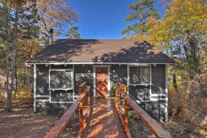Exterior - Closer to the Stars Fire Pit Dog-Friendly (Big Bear Lake)