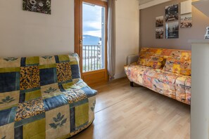 TV, stereo - Le Solaire - Studio Apartment, Sleeps 2 (Les Angles)