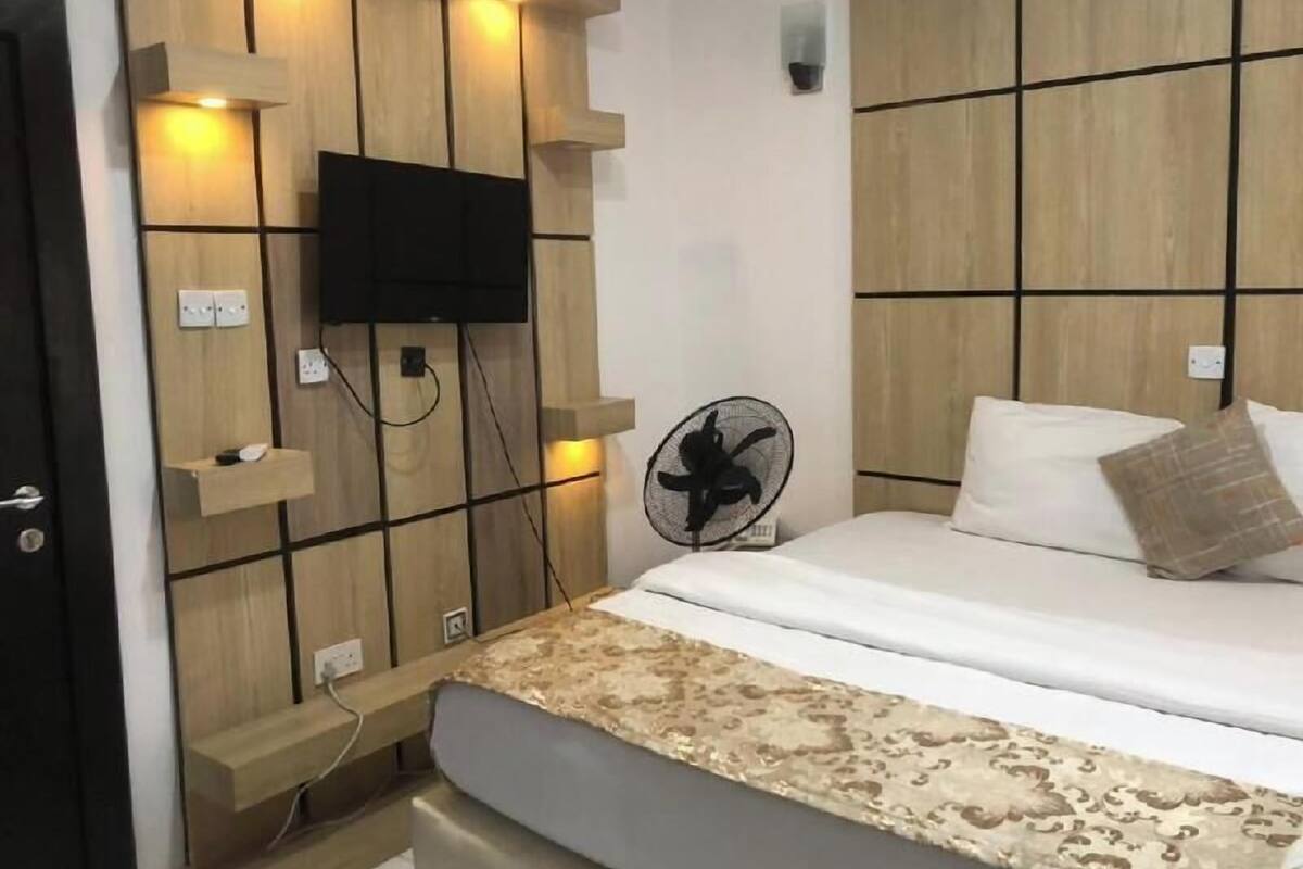 免费 WiFi、床单