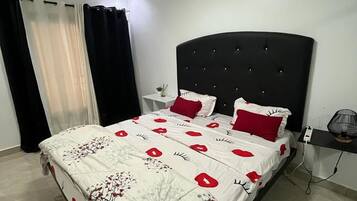 1 室のベッドルーム、WiFi