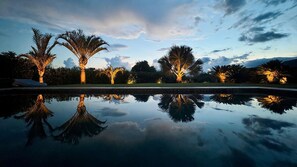Pool - Magnificent views, 3 suites, pool w/ heated tub (Petrópolis)