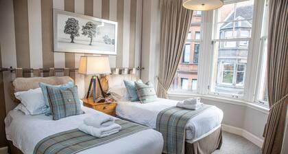 20 Golf Place - an apartment that sleeps 6 guests in 3 bedrooms
