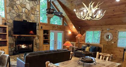 River Shoals Cabin! Hot Tub-Water front