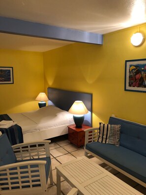 2 chambres, fer et planche à repasser, Wi-Fi, draps fournis