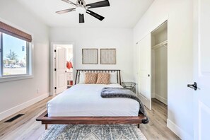 2 Schlafzimmer, Bügeleisen/Bügelbrett, Internetzugang, Bettwäsche