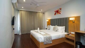 Suite, 1 Double Bed, Non Smoking | Free WiFi