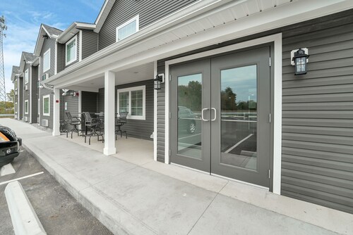 Holmes Suites Inn Columbus Pataskala - I-70 East