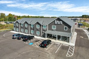 Exterior - Holmes Suites Inn Columbus Pataskala - I-70 East (Pataskala)