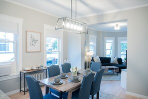 Dining - Modern & Spacious 4 Bedroom Single Family Home (Worcester)