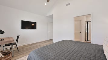 3 soverom, skrivebord, strykejern/-brett og wi-fi