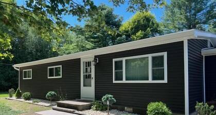 Indian River - Comfortable Home Near River & Lakes