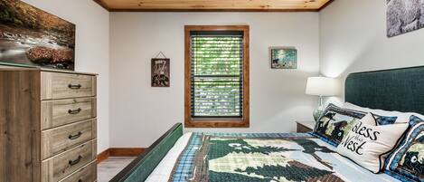 3 間睡房、熨斗/熨衫板、可攜式嬰兒床、免費 Wi-Fi