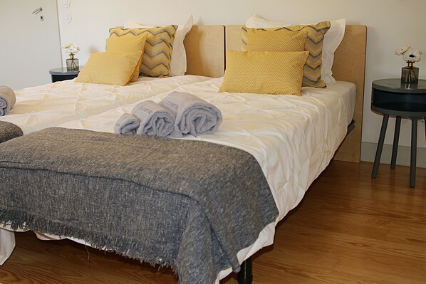 4 bedrooms, desk, WiFi