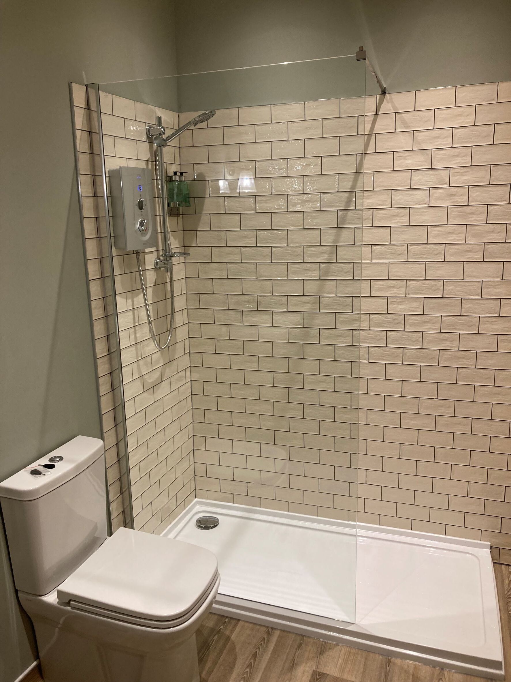 Habitación Confort doble | Baño | Secador de pelo y toallas